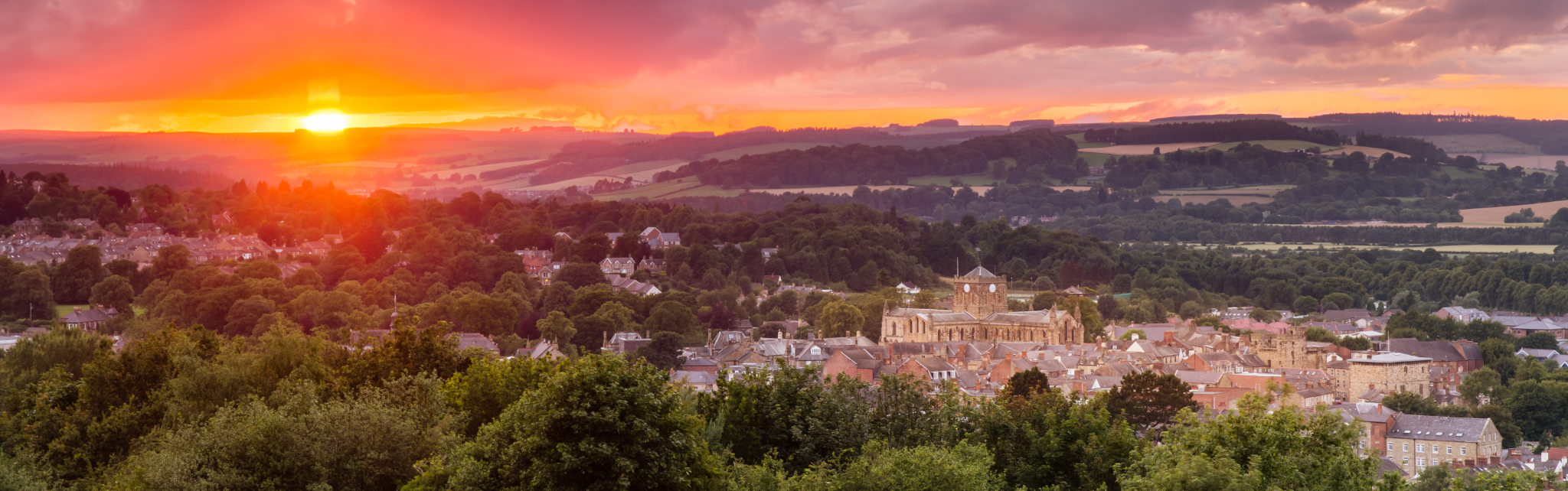 Sun sets over Hexham